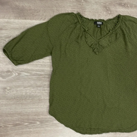 🌸 a.n.a. 3/4 sleeve ruffled v-neck green top L - Picture 5 of 12